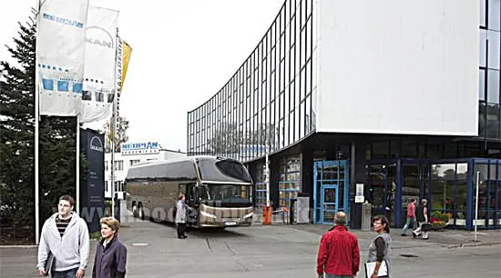 man-busword-img-02