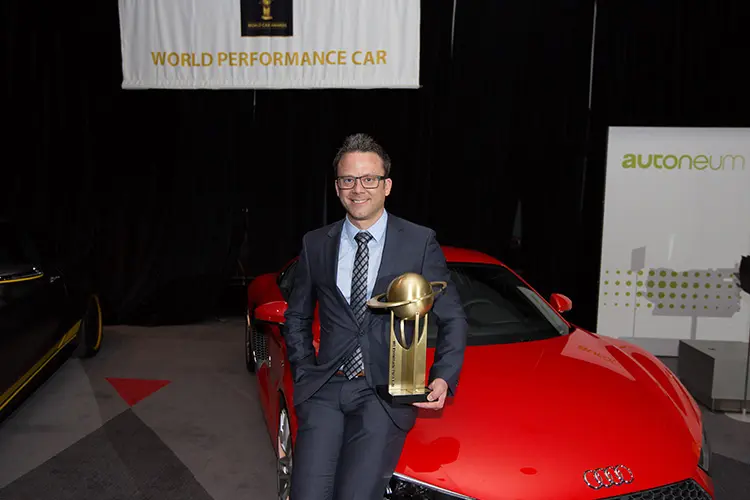 Αυτοκίνητο επιδόσεων 2016 (2016 World Performance Car) - AUDI R8 COUPE