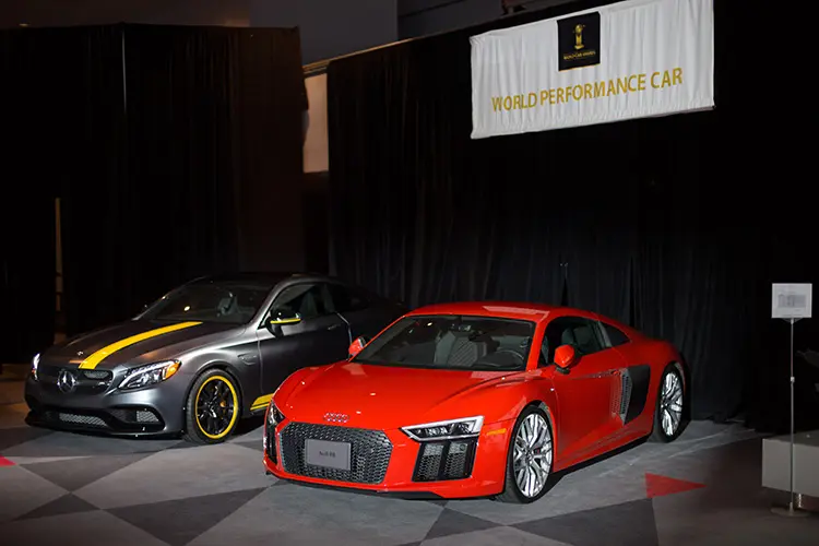 AUDI R8 COUPE