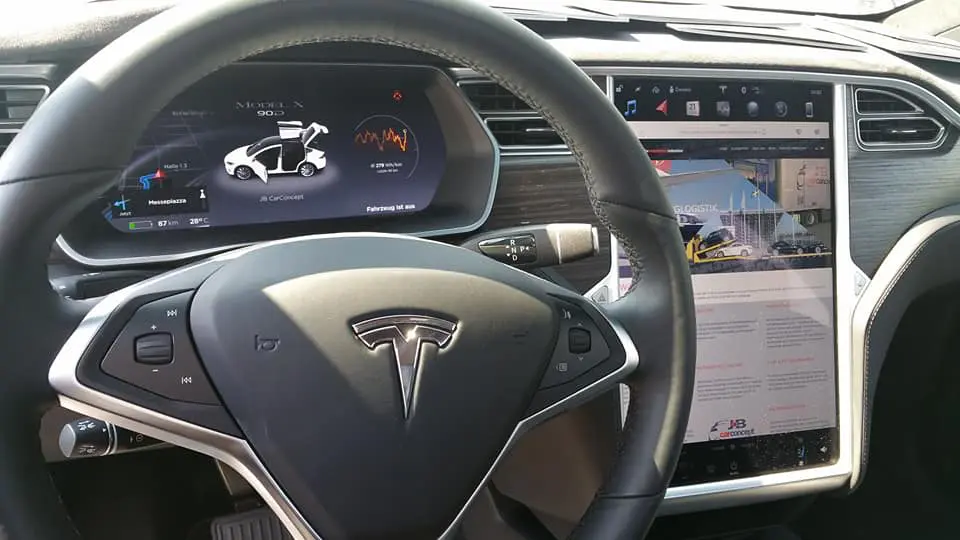 Tesla vs Toyota