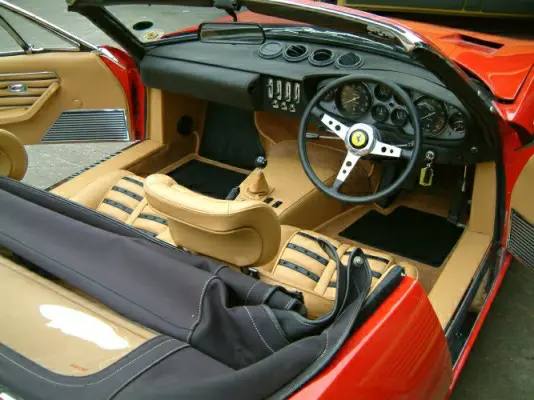 Exotic Cars - Εσωτερικό