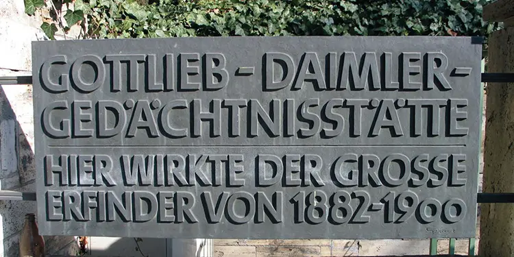 Στο Μνημείο Gottlieb Daimler