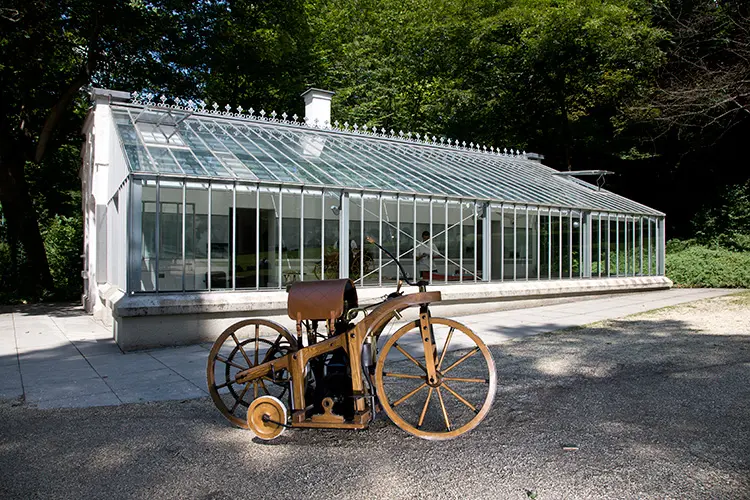 Στο Μνημείο Gottlieb Daimler