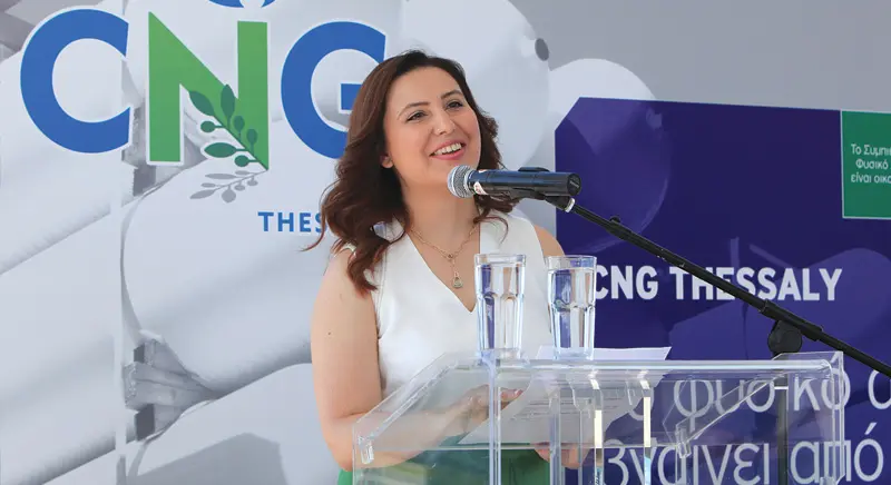 H κα Σούρλα μια εκ των 3 ιδρυτών της CNG Thessaly στο βήμα