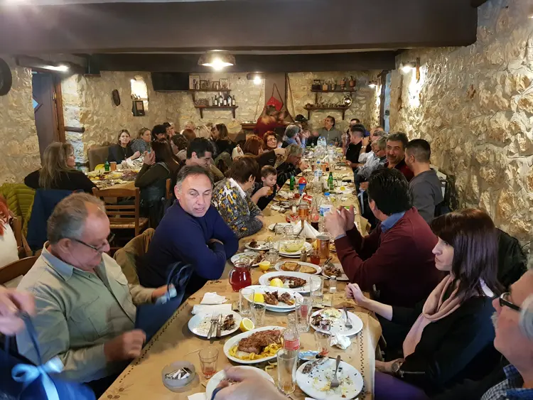 γεύμα στο όμορφο ορεινό χωριό Αη Γιάννης Κορινθίας