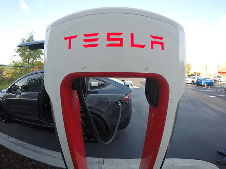 Είναι το Tesla Model X το απόλυτο EV;