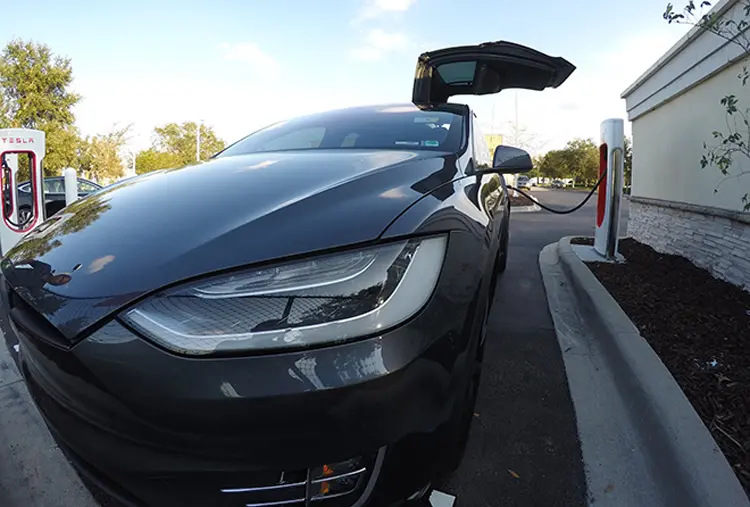 Είναι το Tesla Model X το απόλυτο EV;