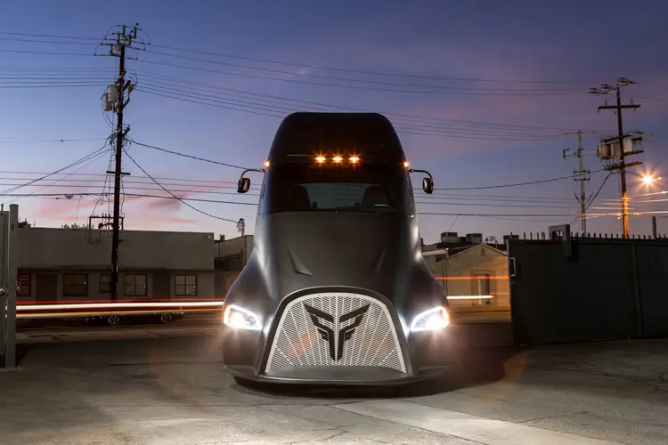 Η Thor Trucks παρουσιάζει ηλεκτρικό ημι-φορτηγό κατηγορίας 8