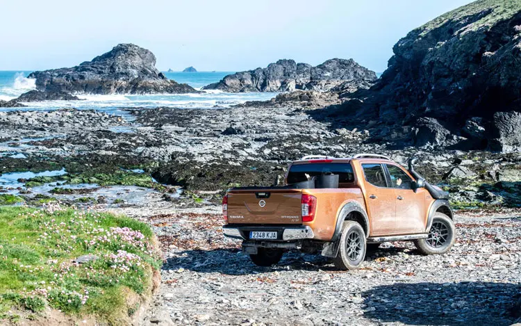 Nissan Navara OFF-ROADER AT32: πιο σκληροτράχηλο δεν γίνεται!