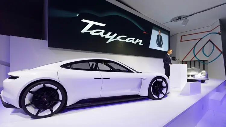 taycan2