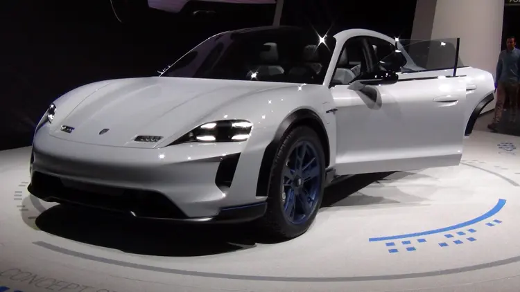Γιατί η Porsche επενδύει στη Κροατική Εταιρεία Ηλεκτρικών Supercar