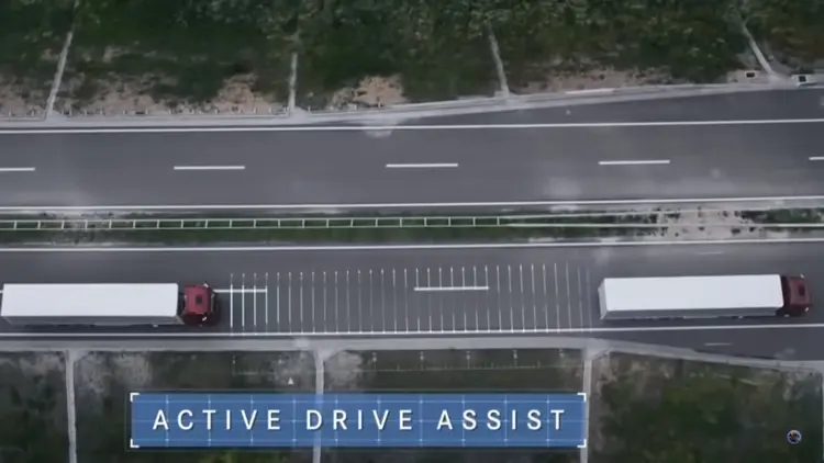 Η Mercedes φέρνει την οδήγηση Hands-Free στον 40-Ton φορτηγό