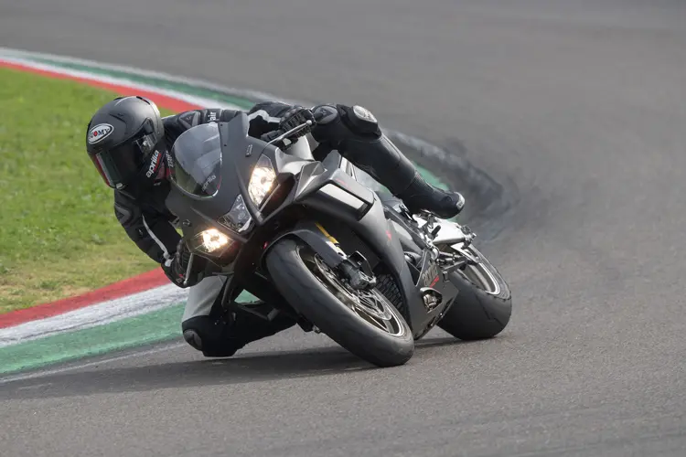 02 rsv4 1000 rr