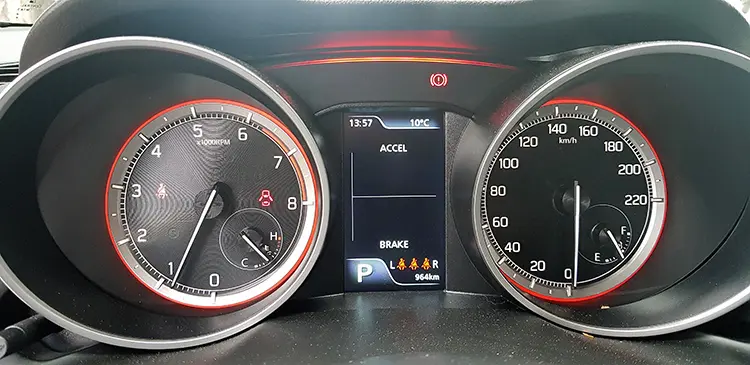 SUZUKI SWIFT