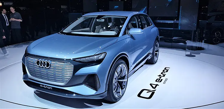 10. Q4 e-tron από την Audi