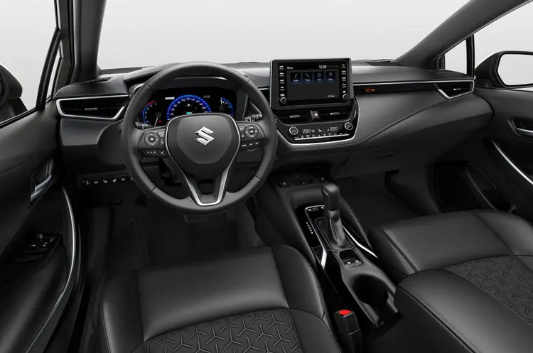 Το Suzuki Swace αποκαλύφθηκε έχοντας ως βάση το Toyota Corolla