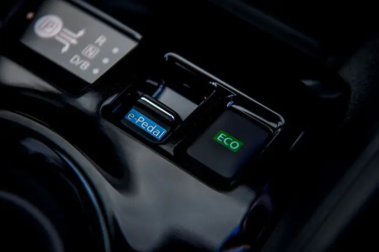 Το νέο Nissan Leaf μπορεί να οδηγηθεί με ένα πεντάλ μόνο
