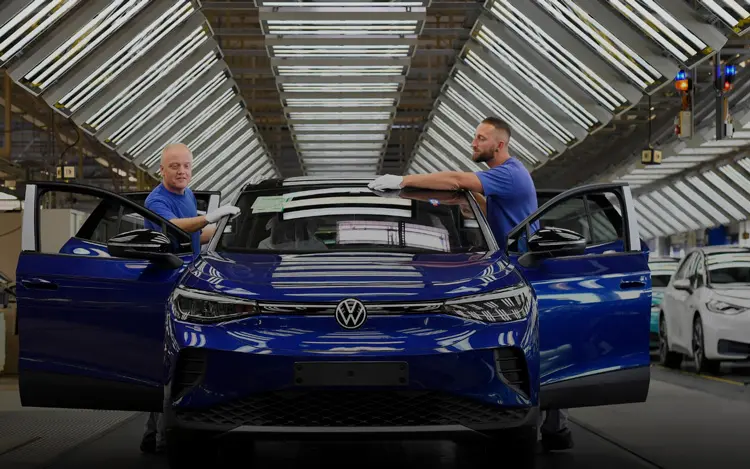 VW boosts investment 2