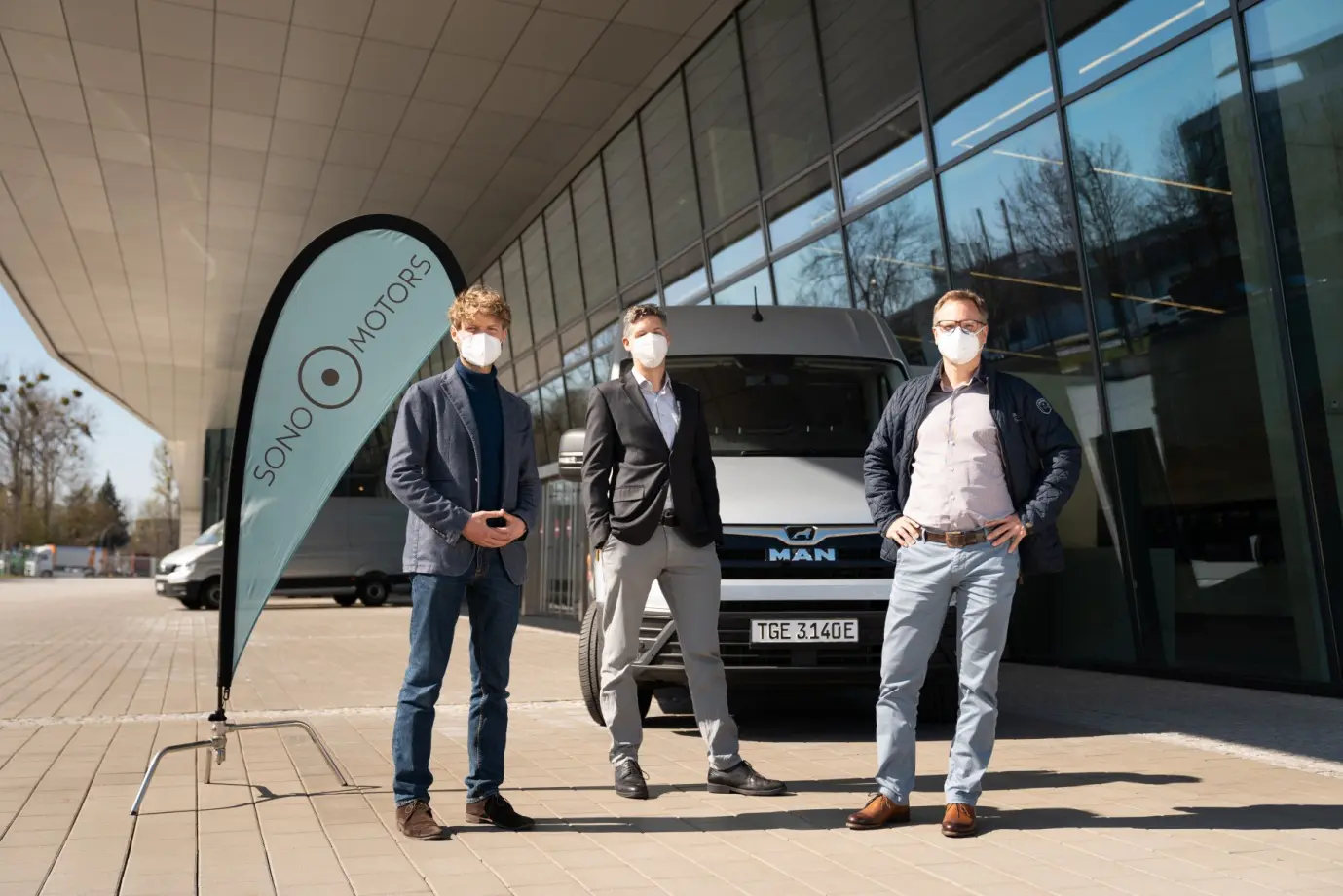 Sono Motors MAN Truck Bus 1