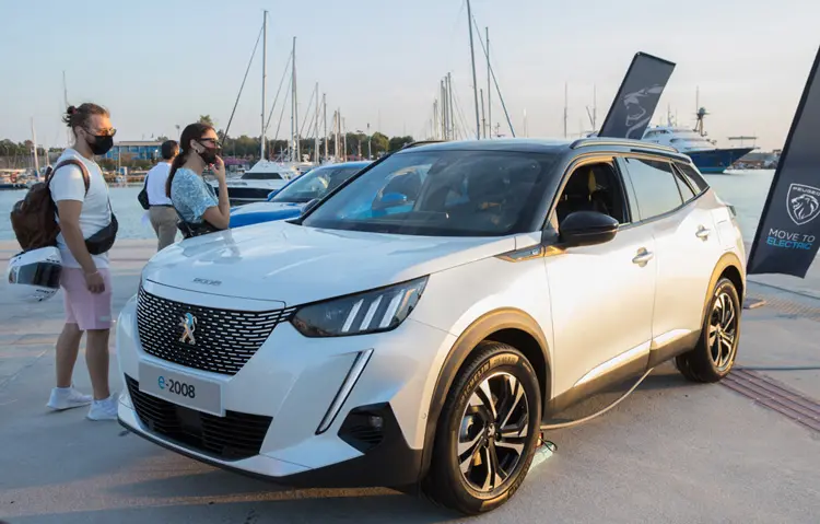 Peugeot e-2008 A