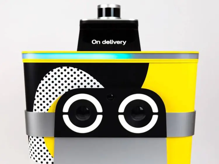 serve robot1