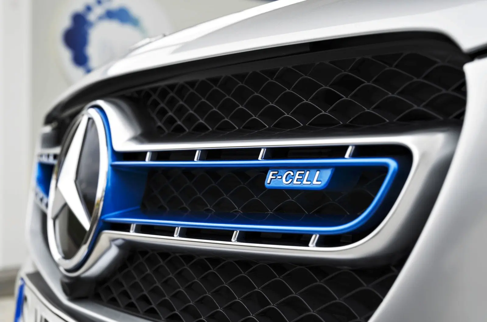 Mercedes με το GLC F-Cell