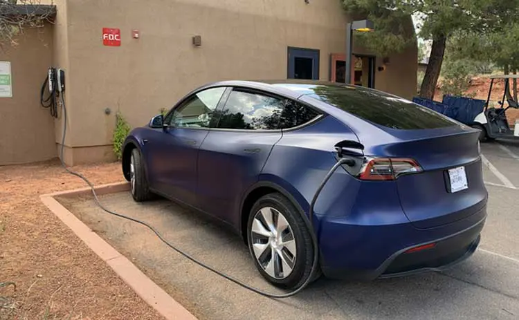 Tesla Model 3Y 4