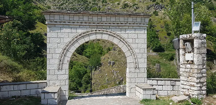 Απόδραση: Το δίδυμο Σιρράκο – Καλαρρύτες