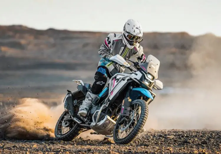 CFMOTO 04