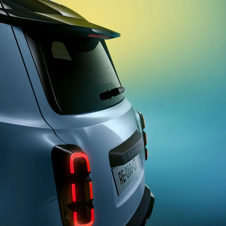 RENAULT 4 TEASING 09