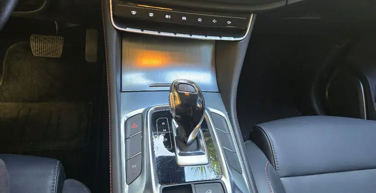MG HS PHEV Plug in 11