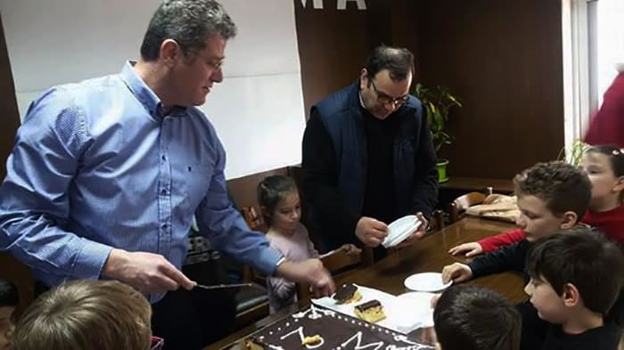 Τα κομμάτια μοιράζονται