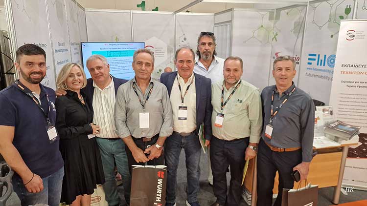 Αντιπροσωπεία της ΕΟΒΕΑΜΜ επισκέφθηκε το περίπτερο του ΙΔΕΕΑ