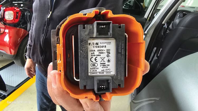 Ασφάλεια 350 Α -700Volts της πρίζας απενεργοποίησης Υ.Τ του MG HS PHEV